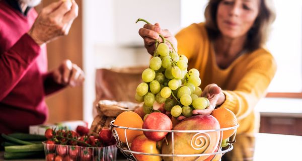  Vitamine aus Obst, Gemüse und anderen Lebensmitteln könnten Erkältungen und anderen Atemwegserkrankungen vorbeugen. 