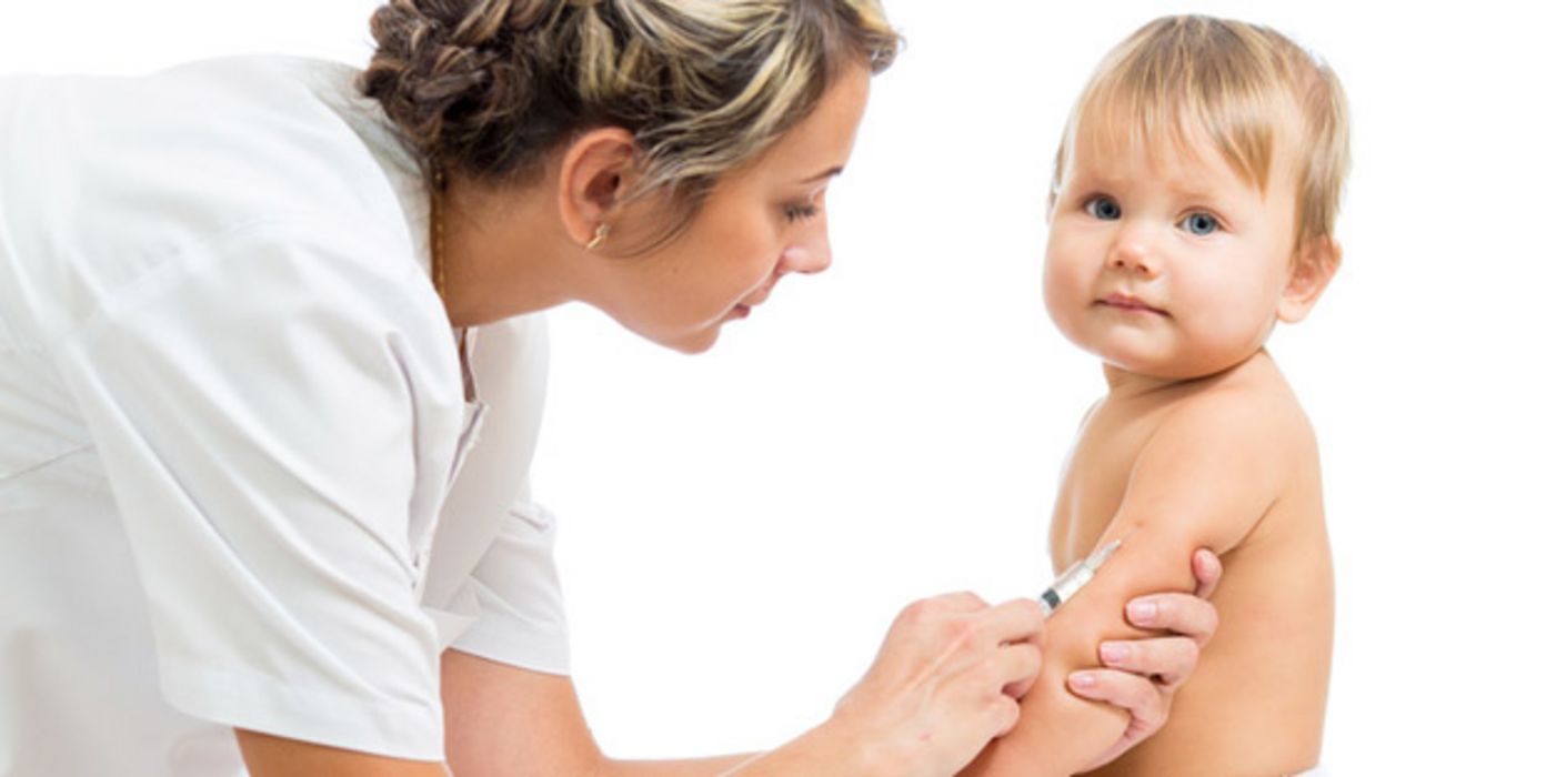 In den ersten Lebensmonaten stehen etliche Impfungen gegen gefährliche Erkrankungen an.