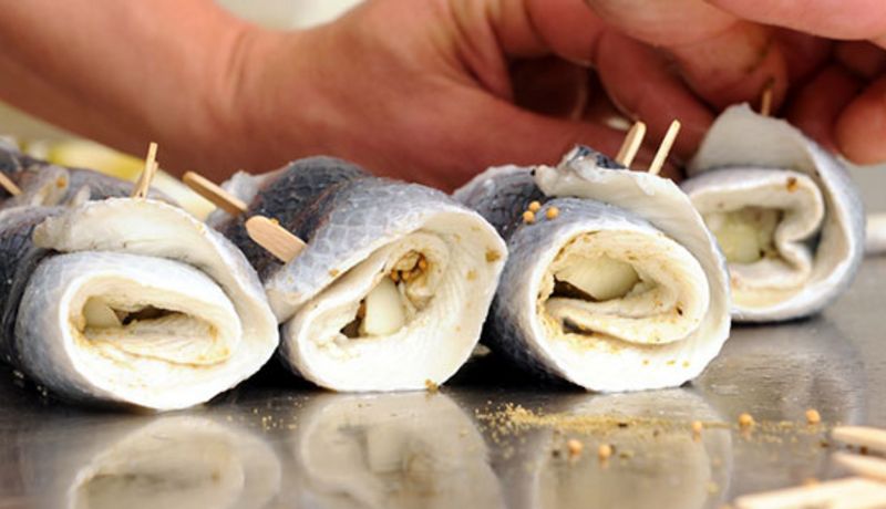 In ganz Deutschland leitet das Heringsessen am Aschermittwoch traditionell die Fastenzeit ein.