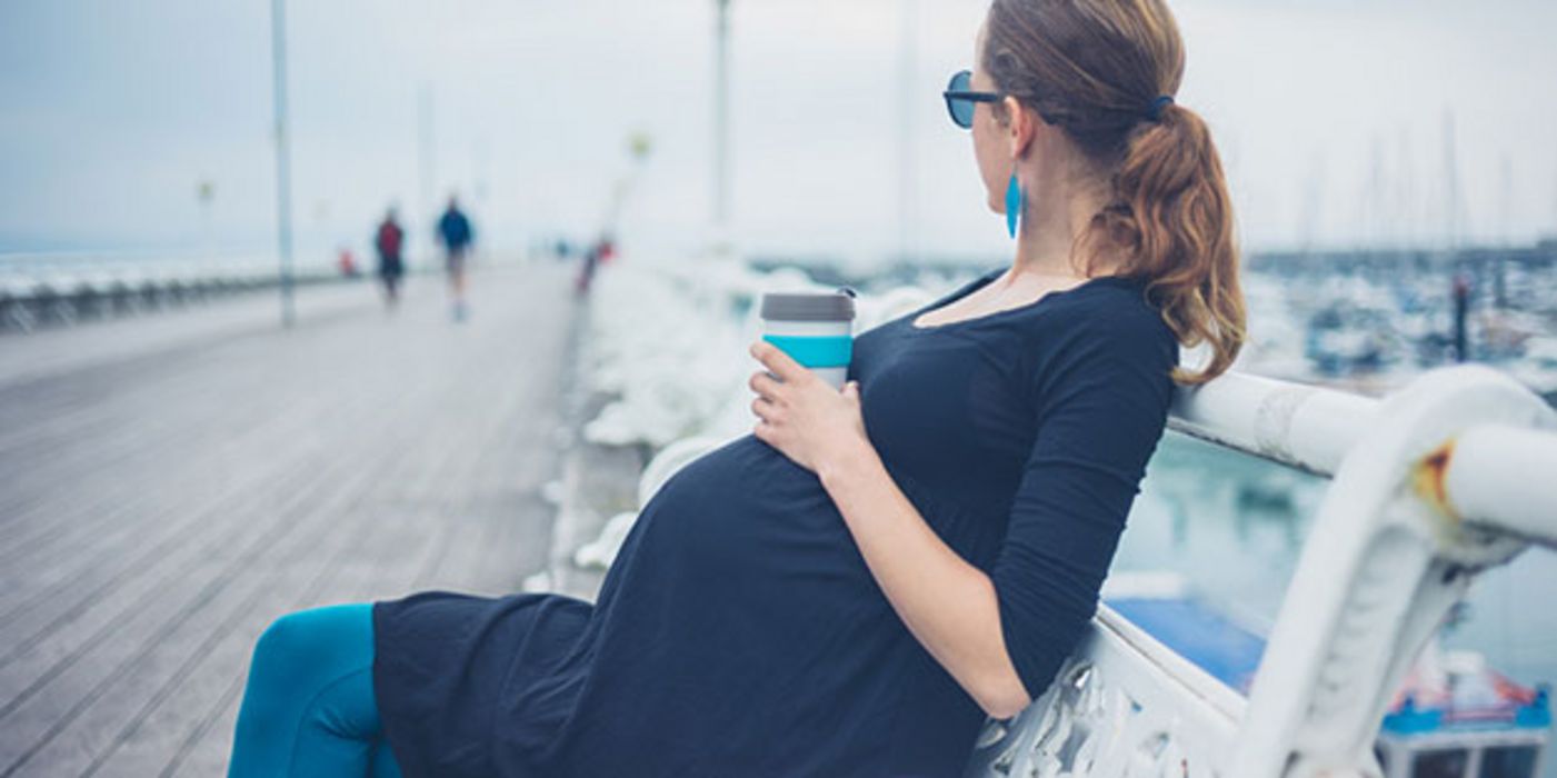 Viele Frauen wollen während der Schwangerschaft nur ungern auf Koffein verzichten.