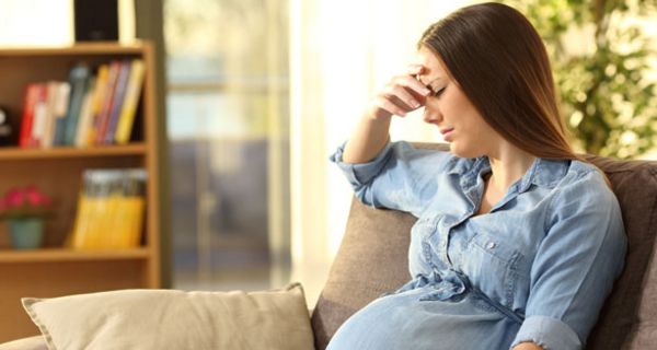 Viele schwangere Frauen verzichten aus Sorge um das Wohl ihres Kindes auf Arzneimittel.