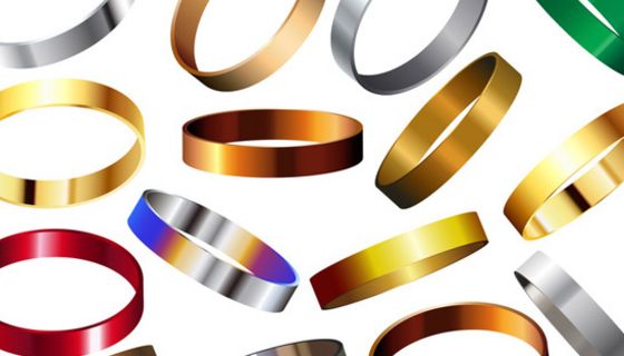 Verschiedenfarbige Armbänder
