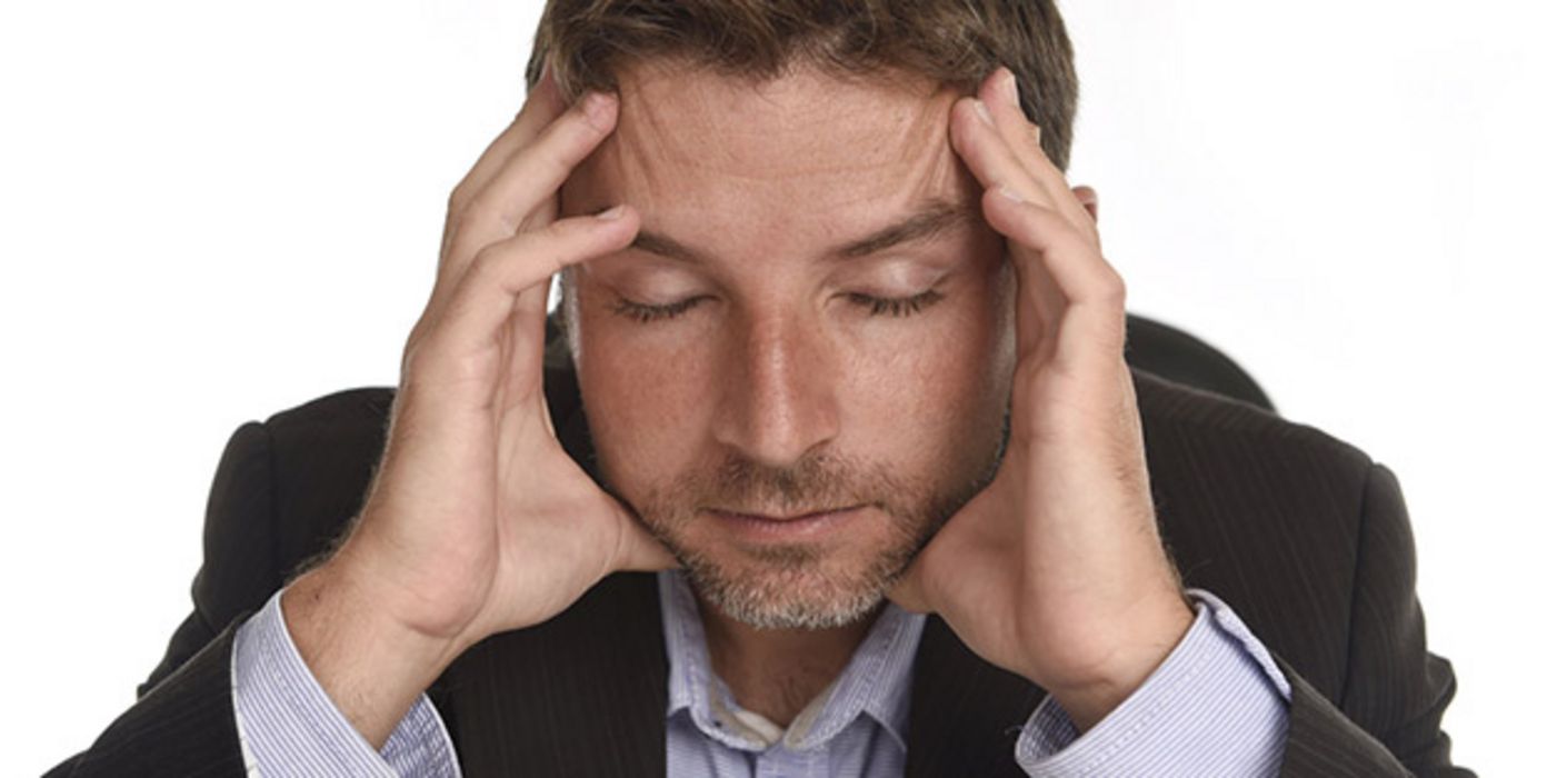 Kopfschmerzen können das Risiko für eine Schilddrüsenunterfunktion erhöhen.