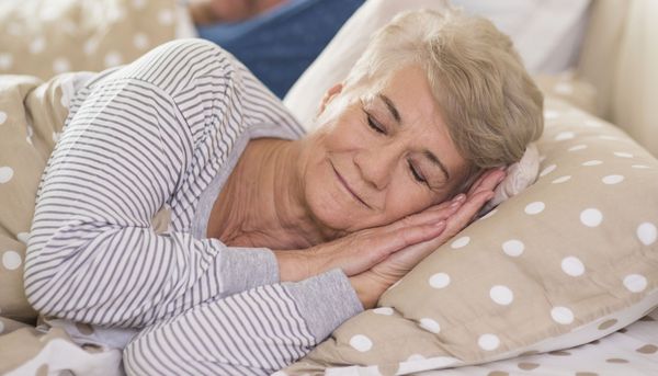 Ältere Menschen schlafen besser in kühlen Räumen