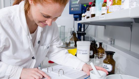 Ein Pharmaziestudium ist vielfältig und bietet gute Chancen auf einen Job.