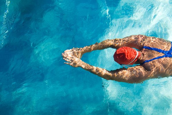 Schwimmen hilft gegen Rückenschmerzen: Erstmals wissenschaftlich bestätigt