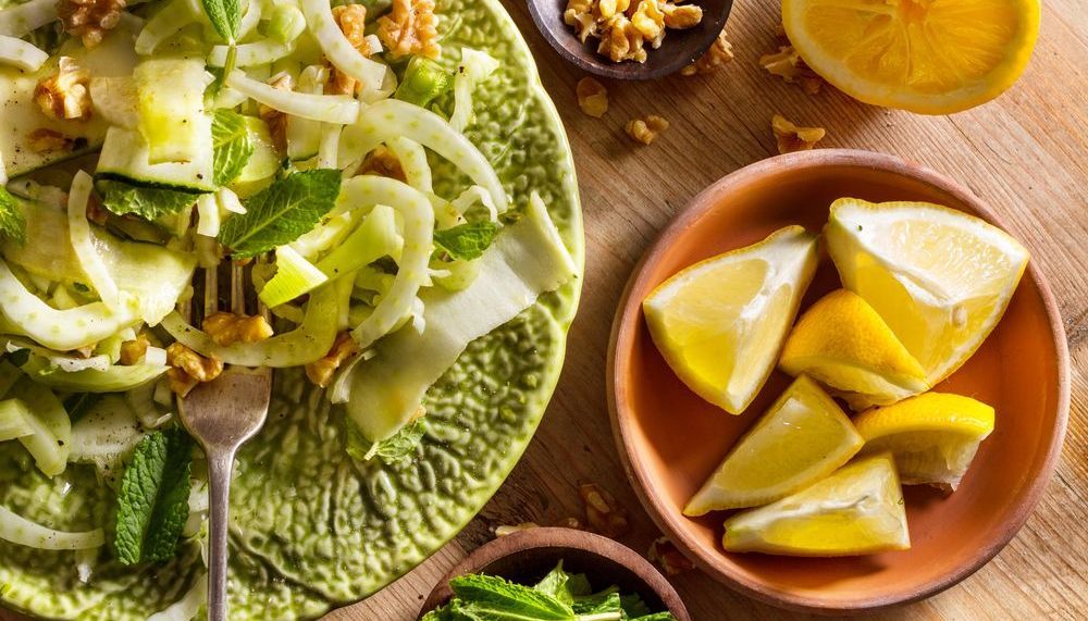 Fruchtiger Fenchel-Walnuss-Salat | aponet.de