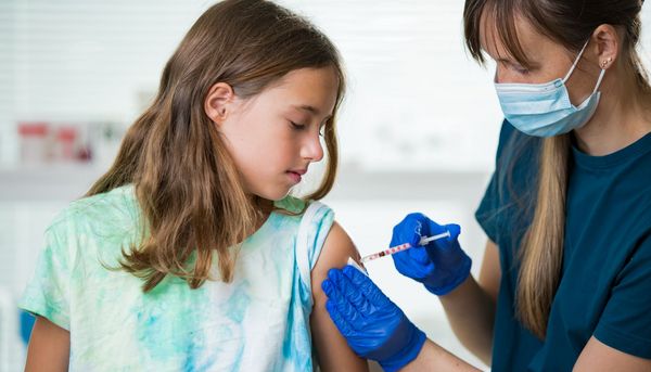 Risiko für Kinderherzen: Größer nach Corona oder der Impfung?