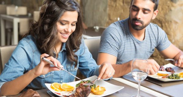 Im Restaurant sind Speisen besonders salzig.