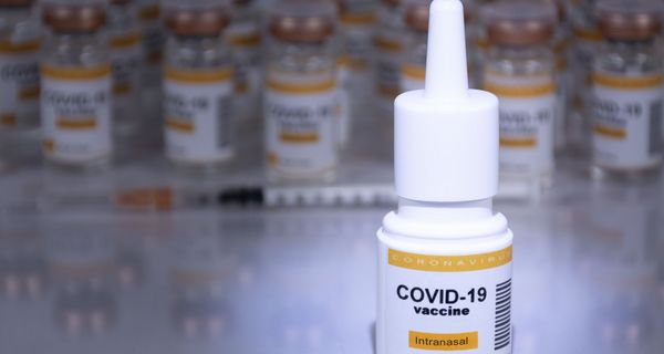 Corona-Impfstoff als Nasenspray.