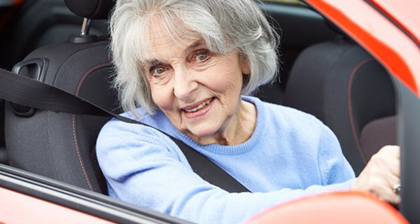 Auto fahren trotz Parkinson? In einigen Fällen ist das möglich.