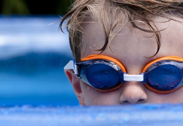 Schwimmbrille verstellbar schützt die Augen vor Chlorwasser Poolbrille 