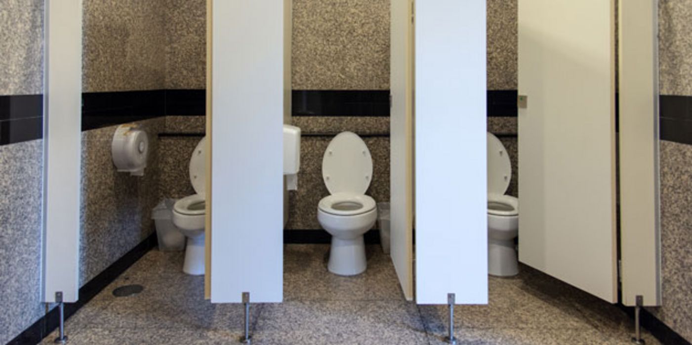 Theoretisch ist es möglich, sich über Toiletten mit dem Coronavirus anzustecken.