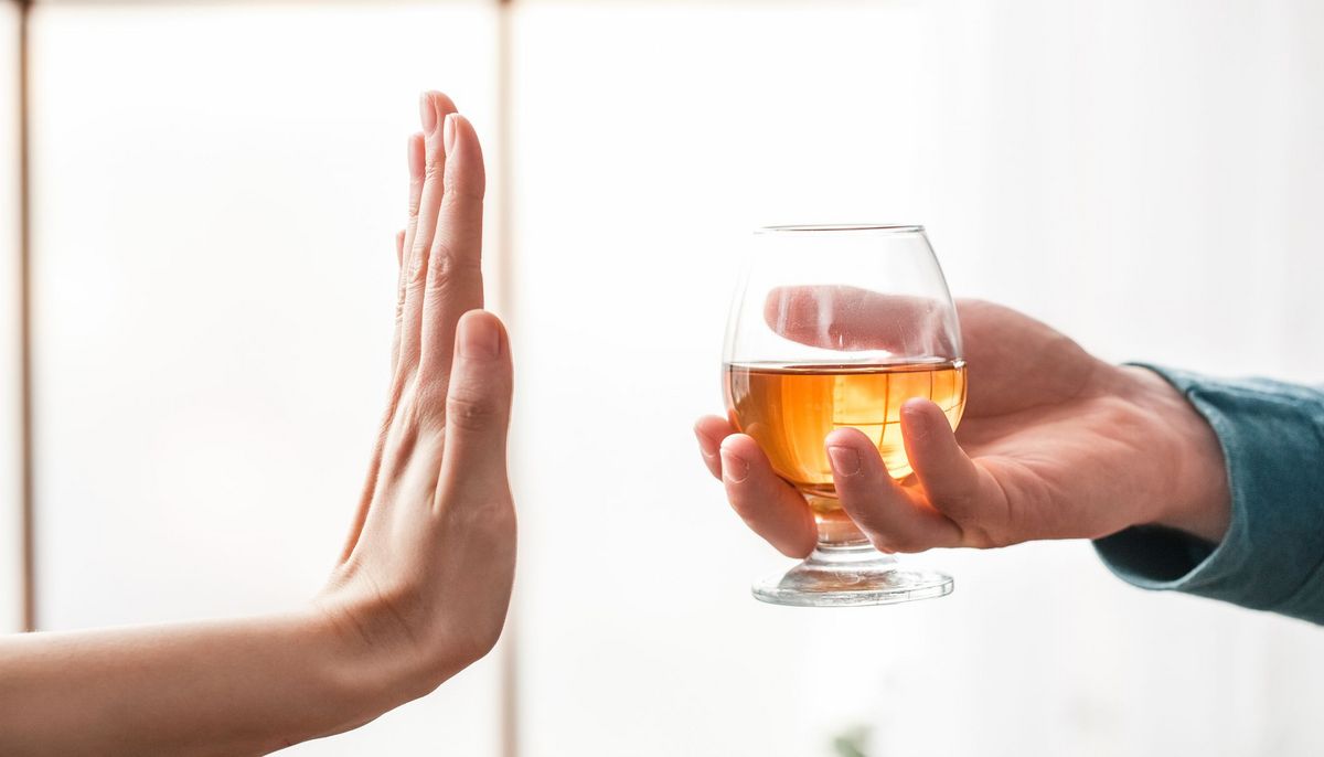 Чистка от пьянства. Рунические формулы от пьянства и наркомании. Алкоголь сток фото. Став чистка. Чистка от пьянства.