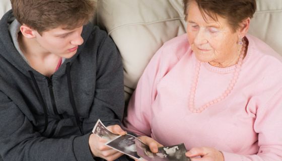 Demenz betrifft auch Kinder und Jugendliche.