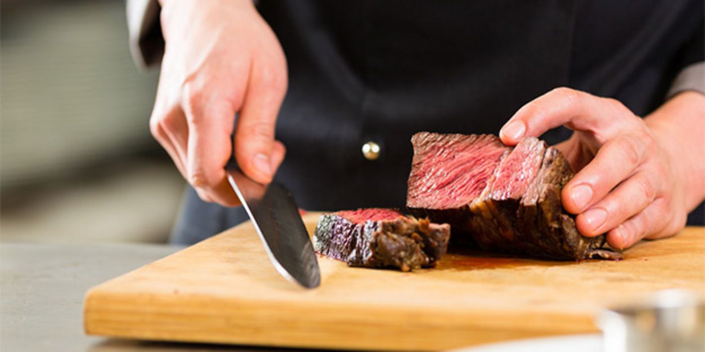 Rotes Fleisch kann die nicht-alkoholische Fettleber begünstigen.