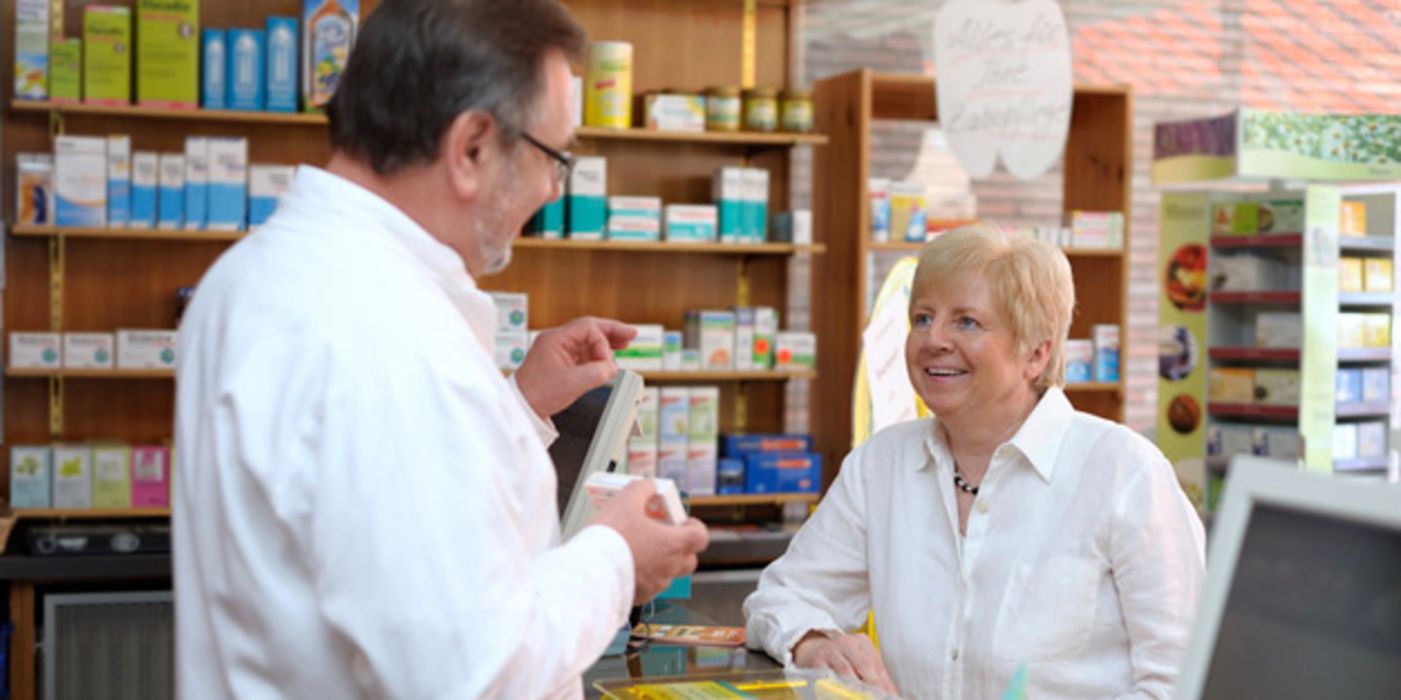 Politiker schätzen den Service der Apotheken vor Ort.