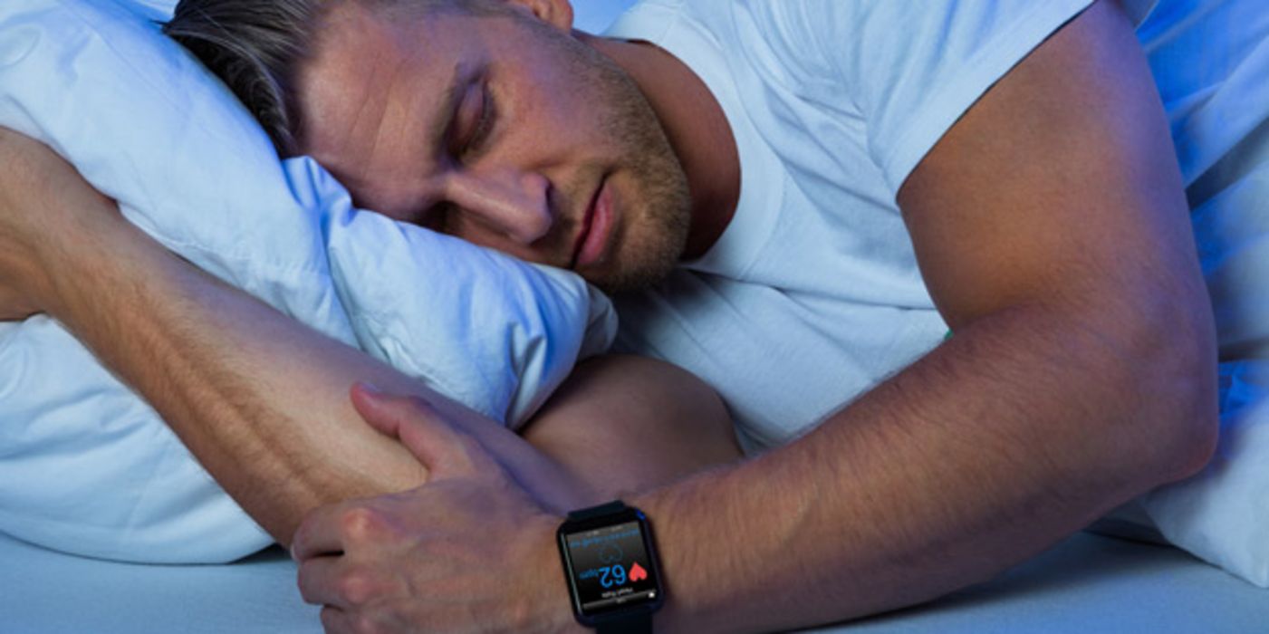 Schlaf-Tracker können Schlafprobleme begünstigen.