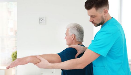 Eine Chirotherapie kann auch Nebenwirkungen haben.