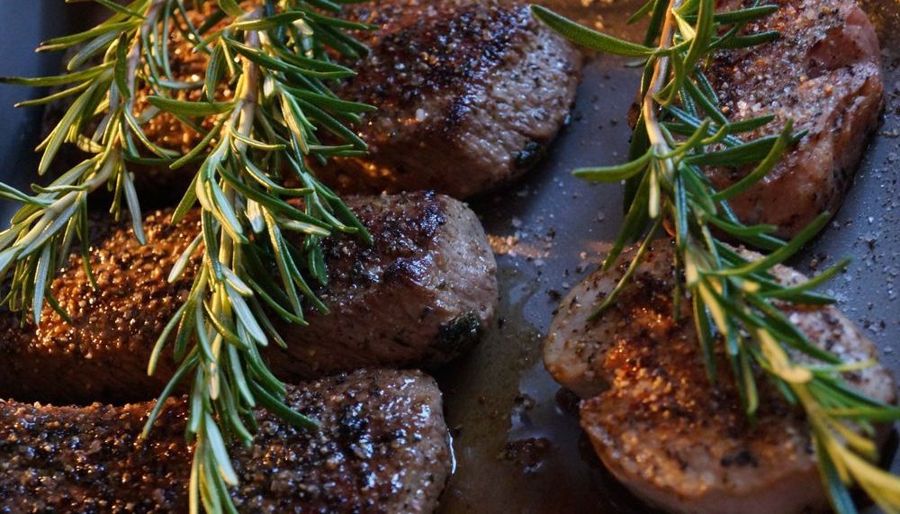 Lammfilets mit grünen Bohnen | aponet.de