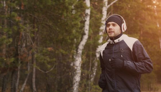 Mit den richtigen Rhythmen auf dem Ohr geht das Laufen viel einfacher, sagen begeisterte Musik-Sportler.