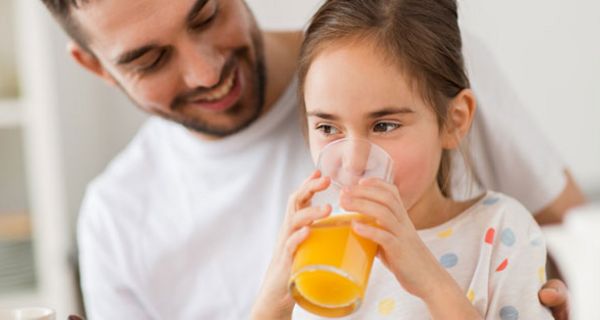 Viele Eltern unterschätzen den Zuckergehalt einiger Lebensmittel.