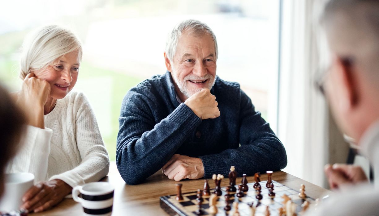 Senioren beim Schachspiel