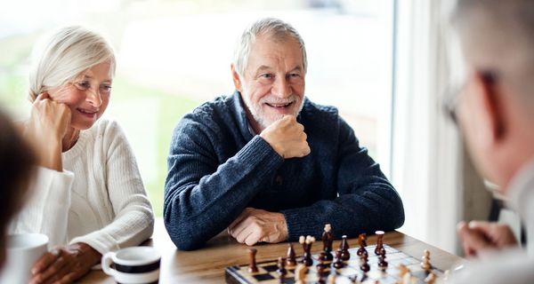 Senioren beim Schachspiel