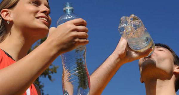 Jogger beim Trinken