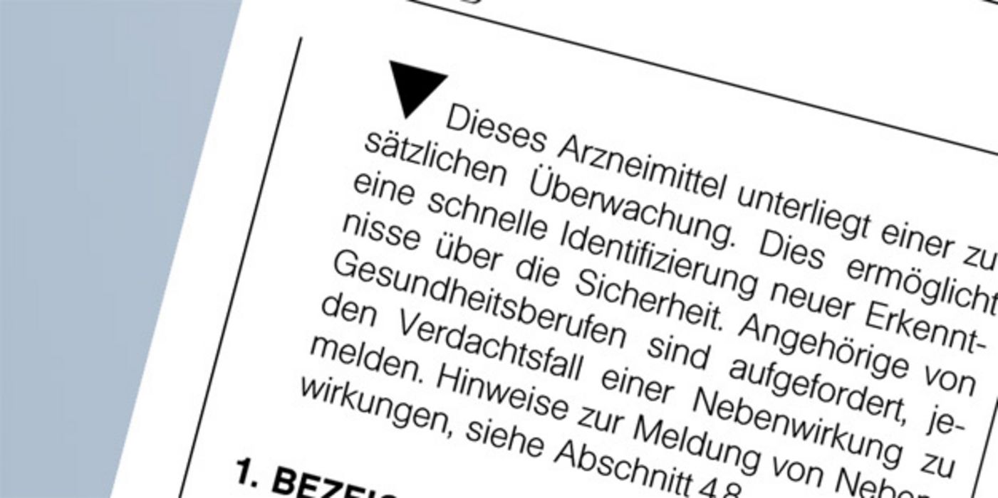 Ausschnitt aus Packungsbeilage mit schwarzen Dreieck am Textbeginn.