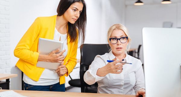 Frauen sind häufig sehr kritisch mit sich selbst.