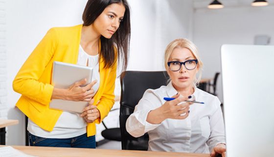 Frauen sind häufig sehr kritisch mit sich selbst.