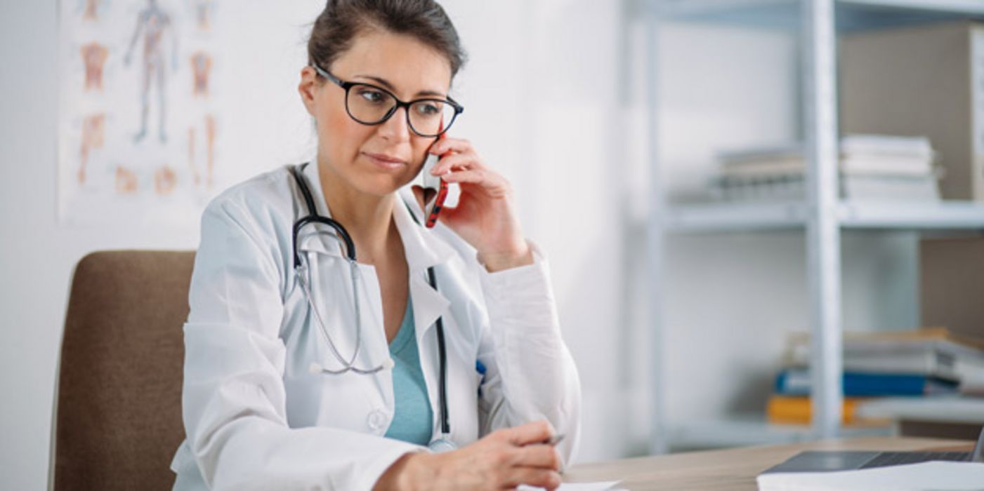 Seit zwei Monaten können sich Patienten per Telefonanruf eine Krankmeldung holen.