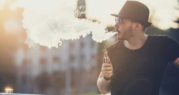 Der Dampf von E-Zigaretten scheint die Bakterien in der Mundhöhle zu beeinflussen.
