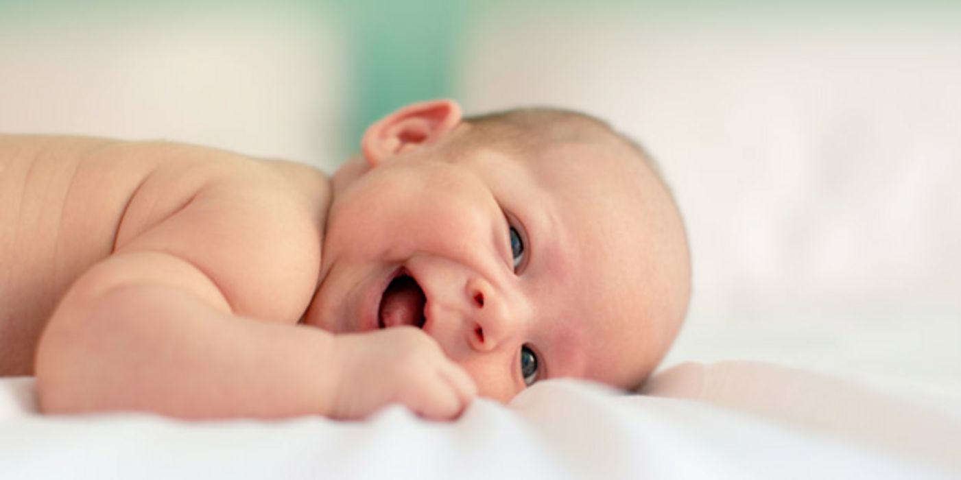 Durch Schluckauf lernen Babys ihre Atmung besser kennen.