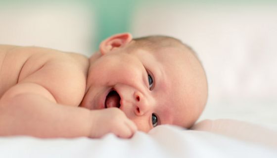 Durch Schluckauf lernen Babys ihre Atmung besser kennen.