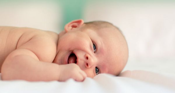Durch Schluckauf lernen Babys ihre Atmung besser kennen.