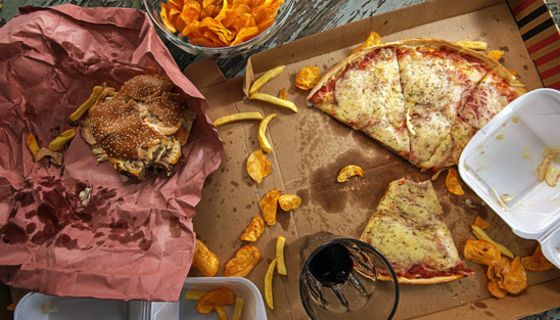 Essattacken sind typisch für die Binge-Eating-Störung.