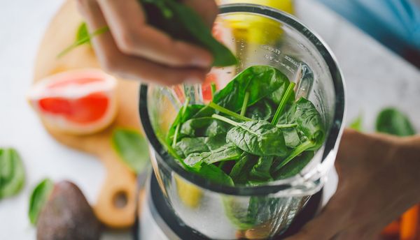 Spinat ist gesund: Er liefert Vitamine und wertvolle Pflanzenstoffe bei kaum Kalorien