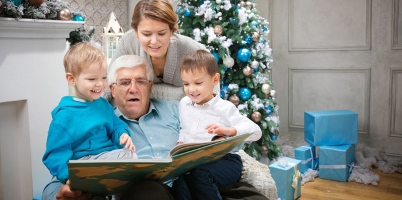 Ist ein Angehöriger an Alzheimer erkrankt, stellt das die Familienmitglieder an den Weihnachtstagen vor besondere Herausforderungen.