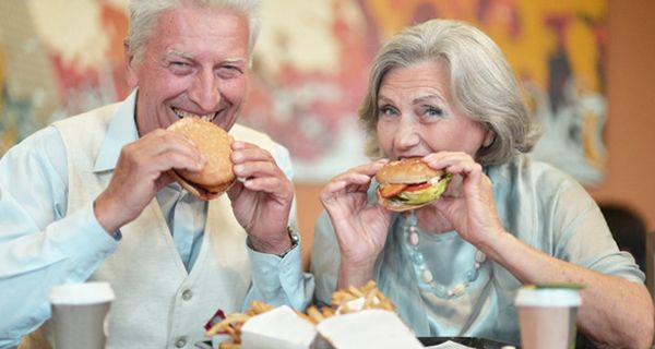 Forscher sind der Frage nachgegangen, warum fettes Essen das Krebsrisiko erhöht.