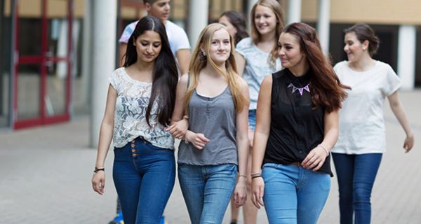 In einigen Schulen treten Essstörungen häufiger auf als bei anderen.