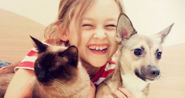 Nicht unerheblich für das Allergie-Risiko eines Kindes ist die Anzahl der Tiere, die im Haushalt lebt. 