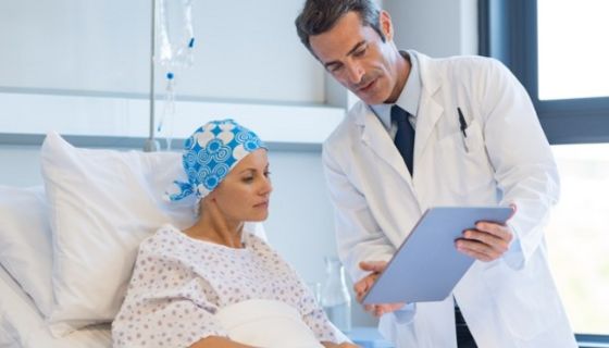 Krebspatienten fürchten sich besonders vor dem Coronavirus.