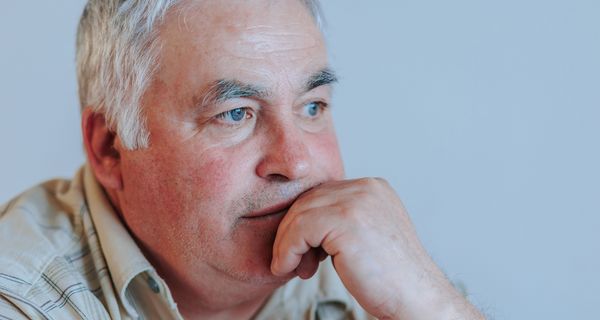 Älterer Mann, depressiv.