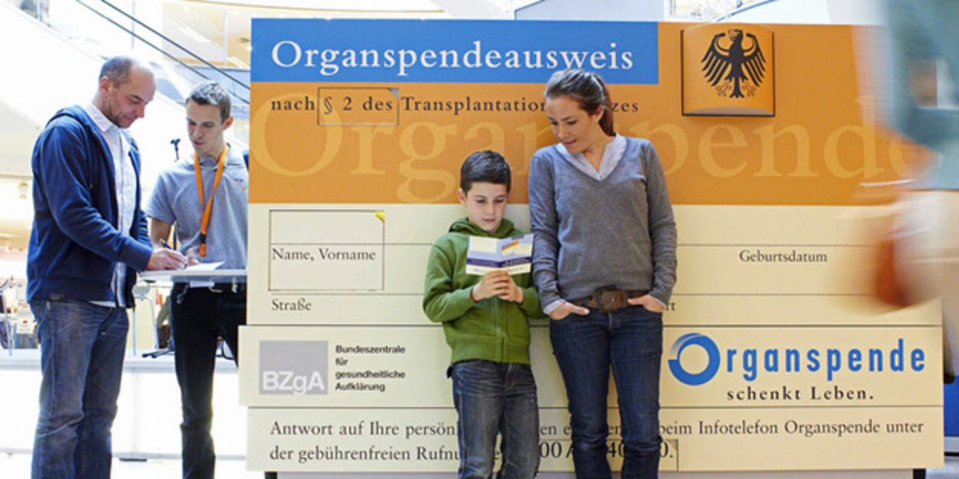 Die Bundeszentrale für gesundheitliche Aufklärung (BZgA) informiert bundesweit über Organspende.