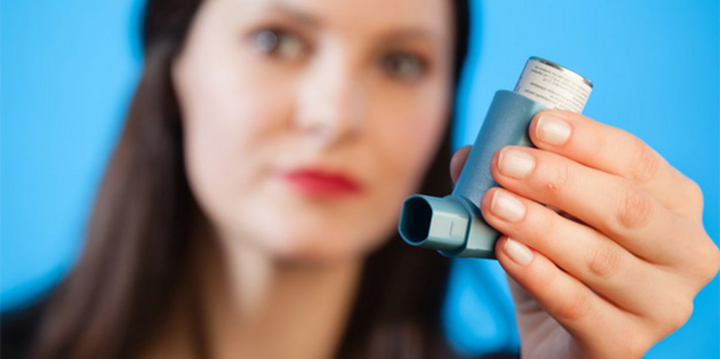 Die meisten Asthmatiker kennen die kleinen Sprays, genannt Dosieraerosole.