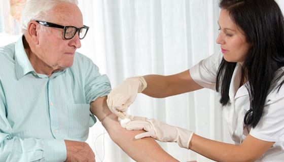 Die Impfung reduziert bei Bluthochdruck-Patienten das Risiko für einen vorzeitigen Tod.