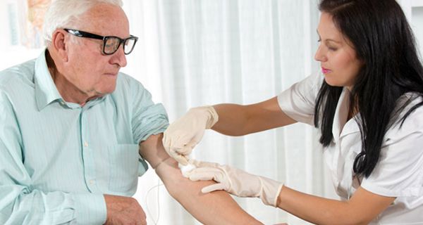 Die Impfung reduziert bei Bluthochdruck-Patienten das Risiko für einen vorzeitigen Tod.