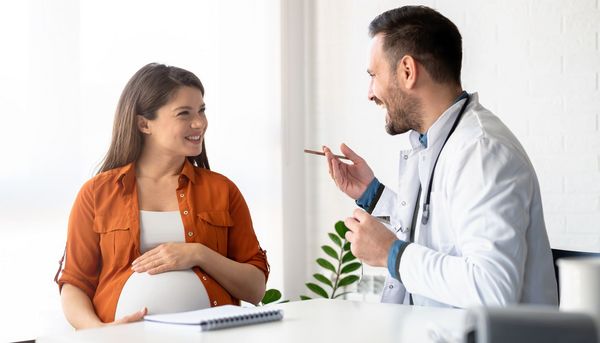 Nahrungsergänzung & Schwangerschaft: BfR rät zu Folsäure und Jod